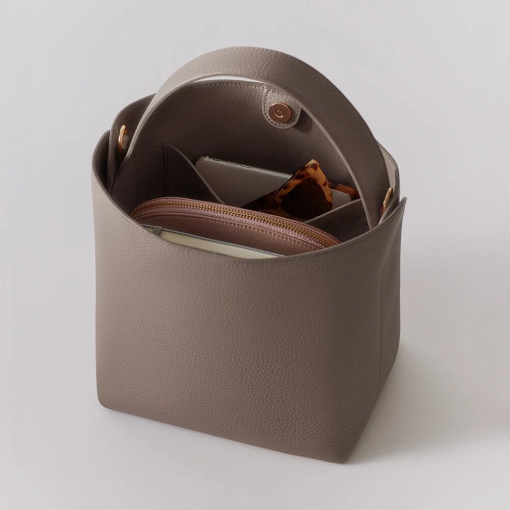 Cuyana Linea Bucket Bag in Clay - Picture 2 of 5